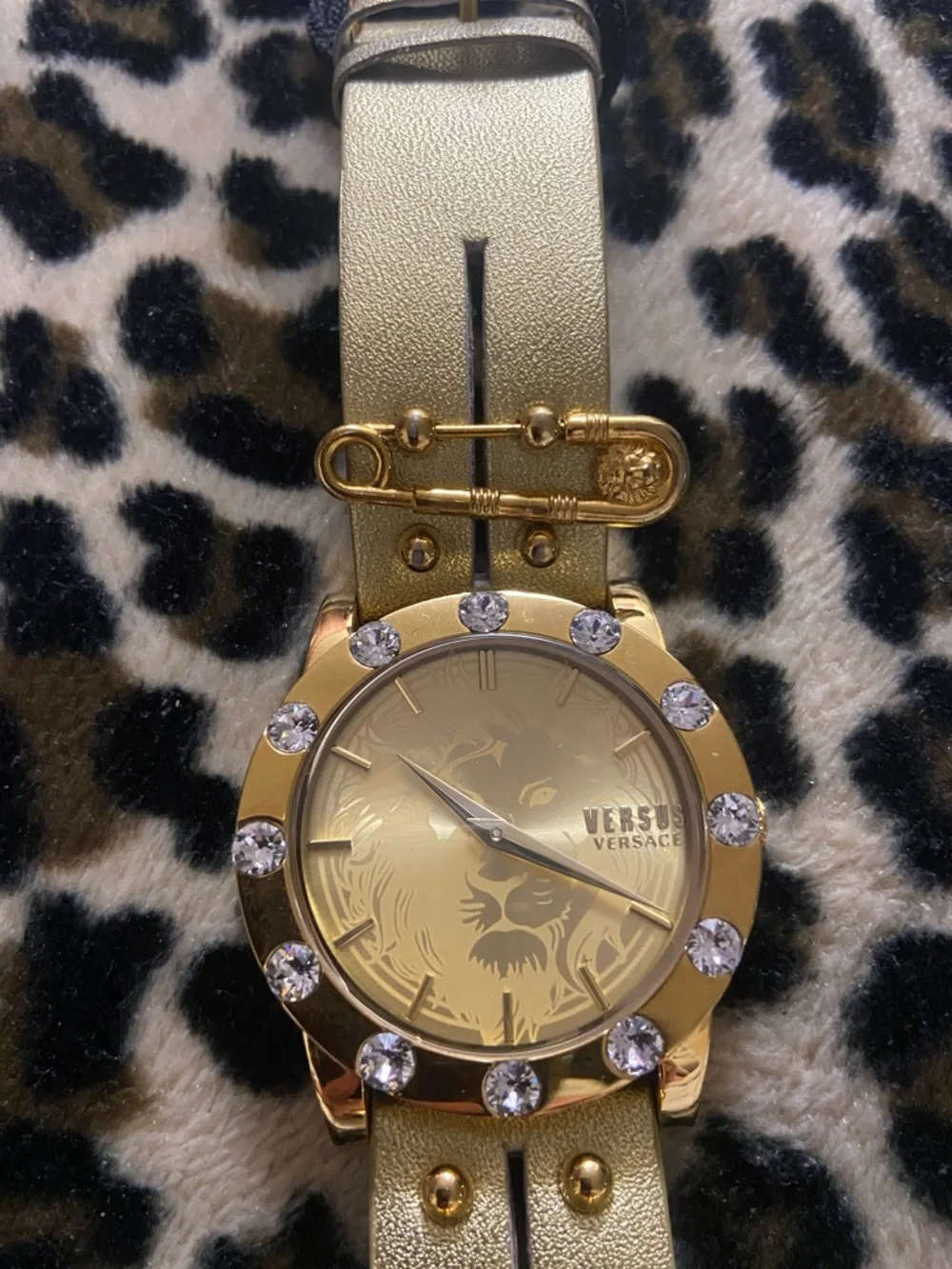 Versus by Versace . Women’s Miami Swarovski Crystal Bezel Leather Strap Watch - Picture 5 of 7